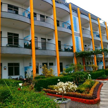 Hotel Taman Sari Sukabumi Exterior photo