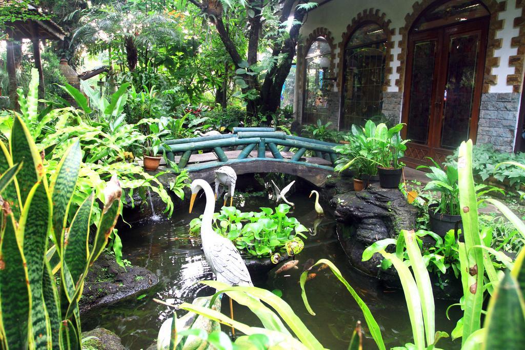 Hotel Taman Sari Sukabumi Exterior photo