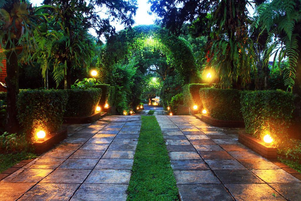 Hotel Taman Sari Sukabumi Exterior photo