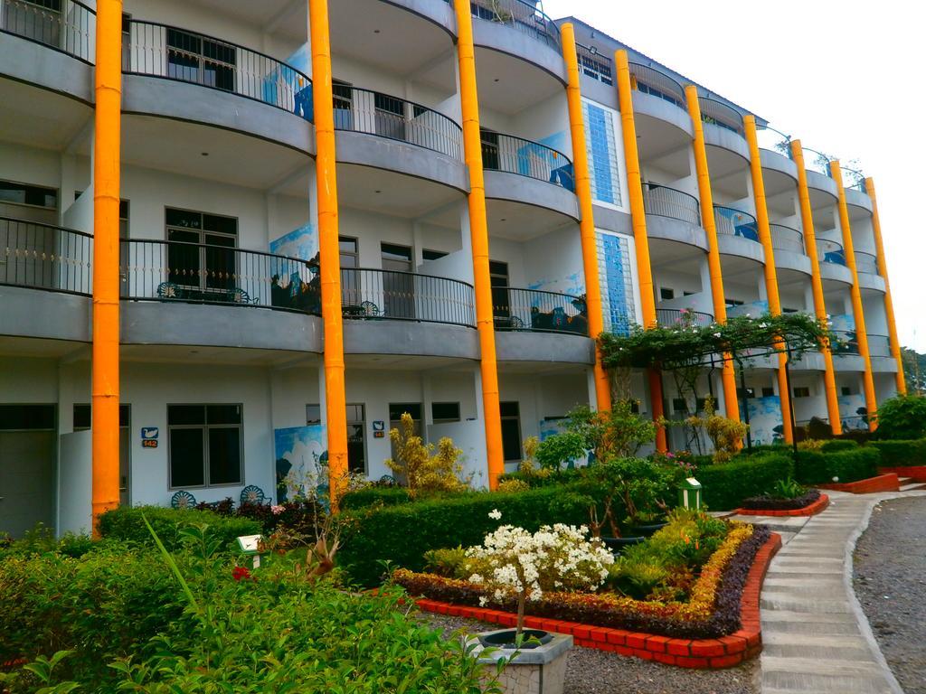 Hotel Taman Sari Sukabumi Exterior photo